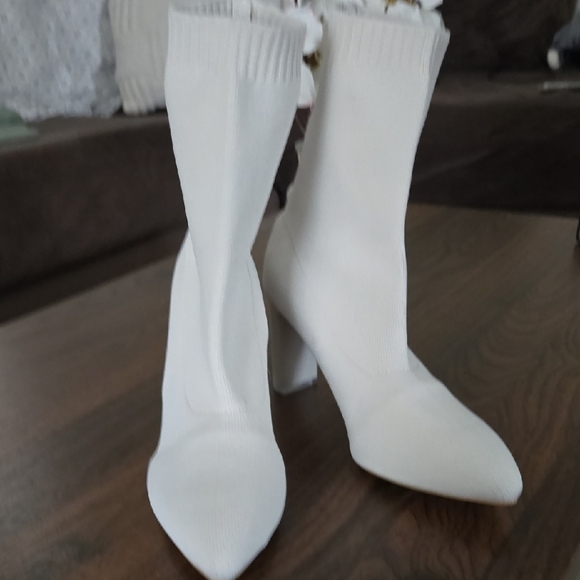 Chic Cream Women's Heeled Boots - Picture 5 of 5